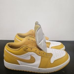 Jordan 1 low (pollen) no box, size 10